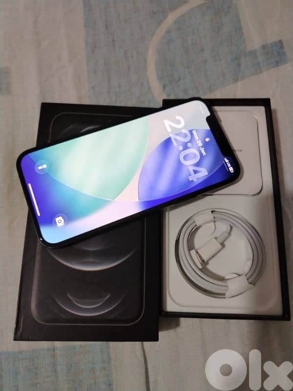 Iphone 12 super clean 2