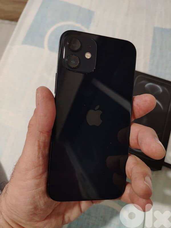 Iphone 12 super clean 3