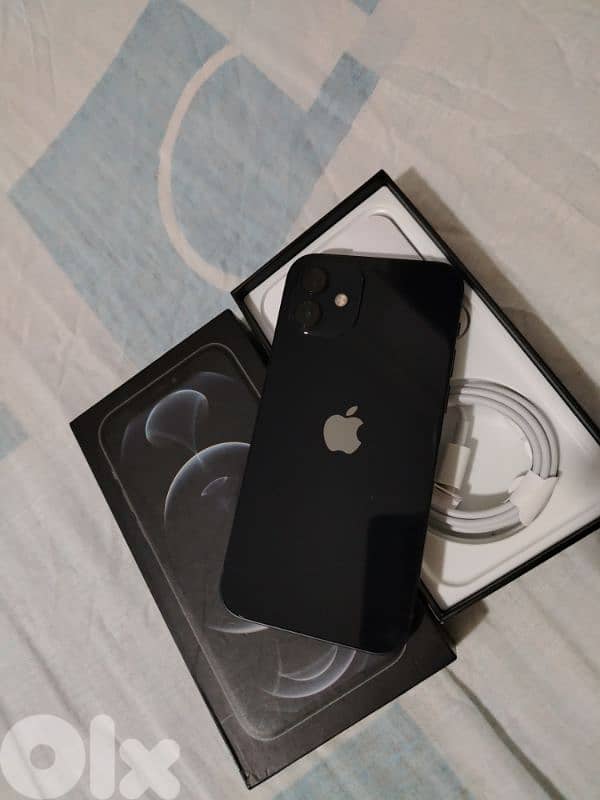 Iphone 12 super clean 4