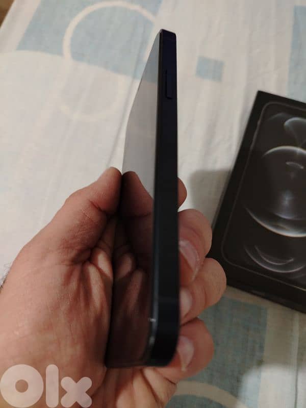 Iphone 12 super clean 6