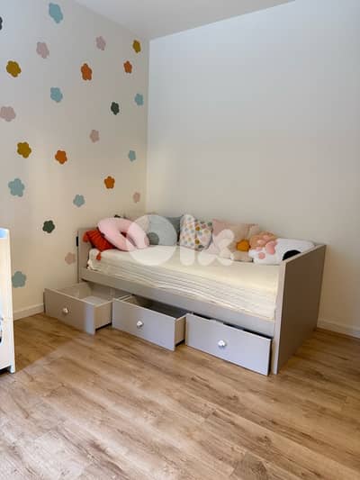 Daybed / Nursery bed / Sofa bed / Twin size bed with storage