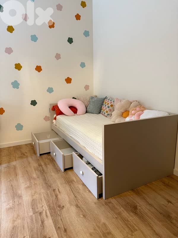 Daybed / Nursery bed / Sofa bed / Twin size bed with storage 2