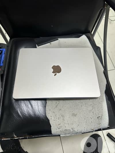 macbook m2 air like new