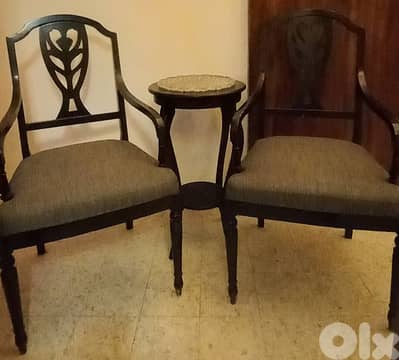 2 chairs vange and coffe table