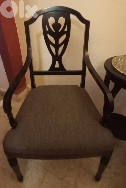 2 chairs vange and coffe table 2