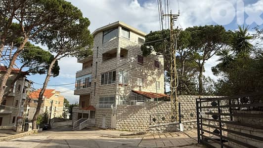 210 SQM Apratment in Baabdat - Prime location