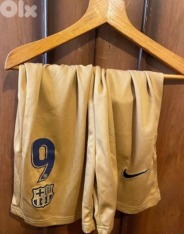 100% original Lewandowski Barca 2