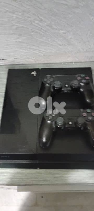 ps4 fat 500gb 2 controllers