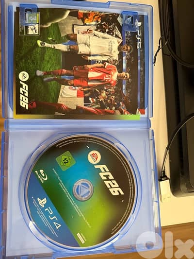 PS4 slim with all cables, 2 controllers and EAFC26