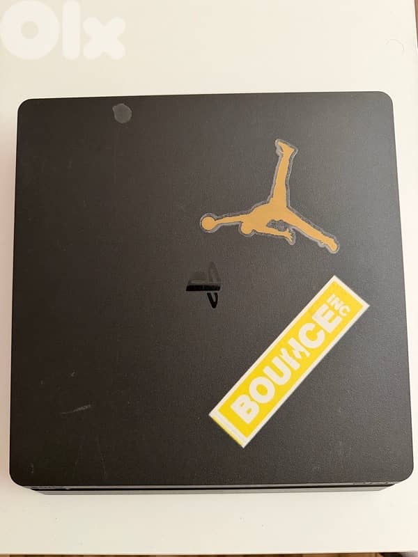 PS4 slim with all cables, 2 controllers and EAFC26 1