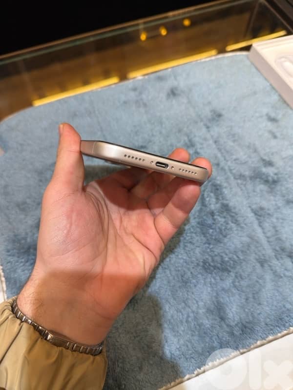 USED IPHONE 17 PRO MAX 256 ESIM SILVER 3