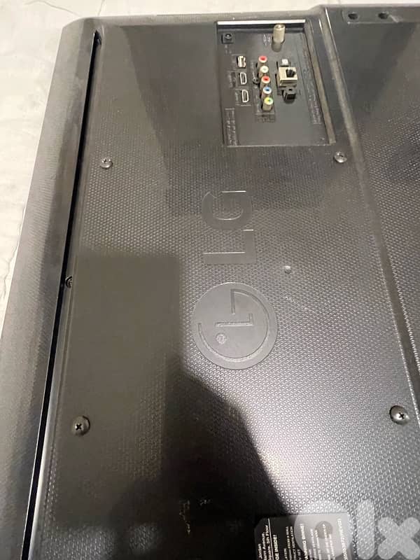 LG TV 32inch smart 3