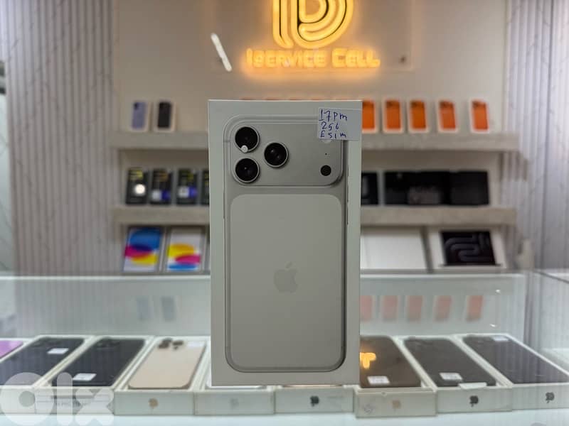 Iphone 17 pro max 256 orange/blue/silver 1