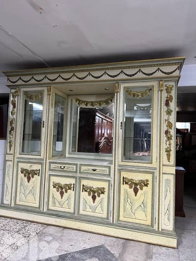 فاترينة كريستال لسفرة حجم كبير كتير مرتبة خشب زان ولاتي كلا