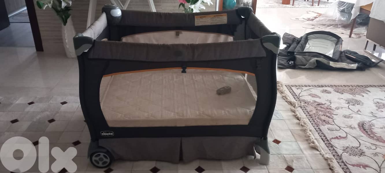 chicco baby crib 1