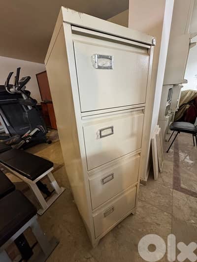 FILING CABINET  4 DRAWER