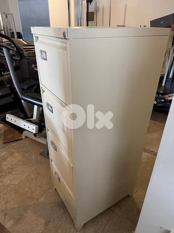FILING CABINET  4 DRAWER 1