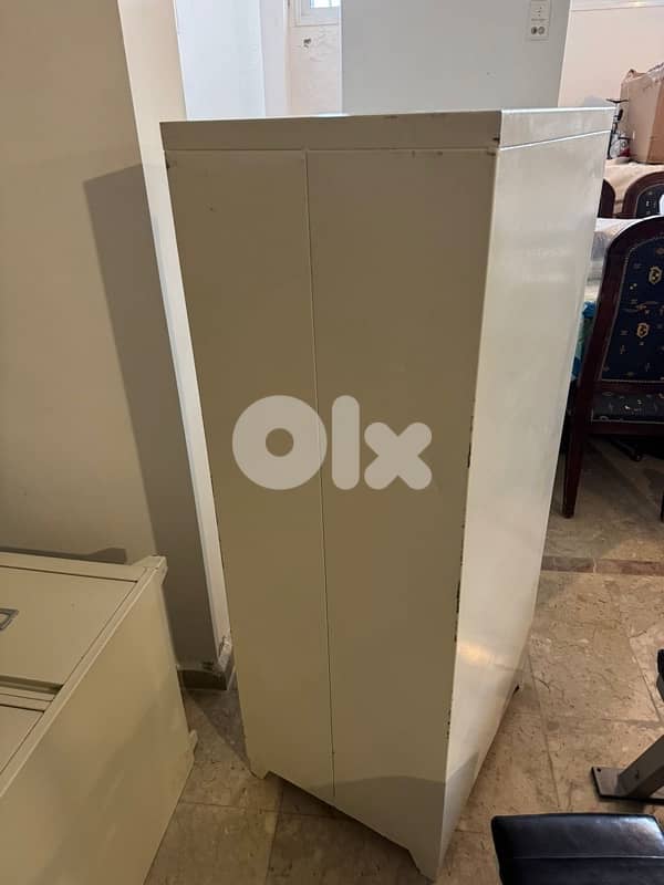 FILING CABINET  4 DRAWER 2