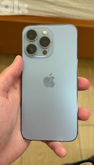 Iphone 13 pro 128 gb like new no scratches color sierra blue