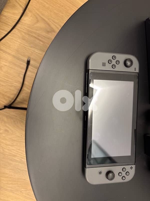 black Nintendo switch 1