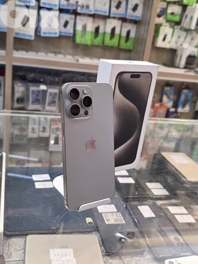 Used iphone  15 pro max 512 gb natural