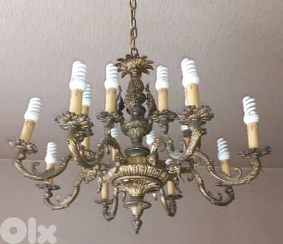 Vintage Bronze Chandelier 16 lampes.