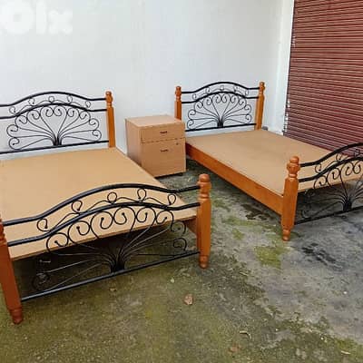 تختين كمبوند اوروبي شبه جديد متنين