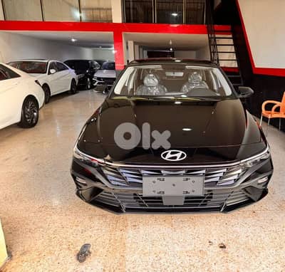 Hyundai Elantra 2025 Limited edition Black on black Brand new 0km