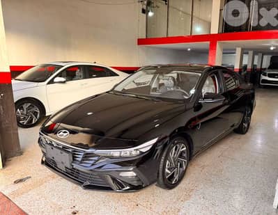 Hyundai Elantra 2025 Limited edition Black on black Brand new 0km