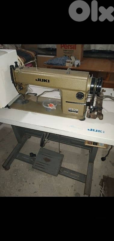 ماكنة خياطة صناعية