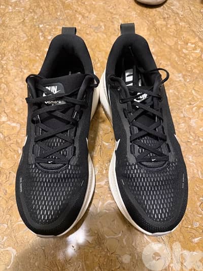 Nike Vomero 18 (used 1 time)