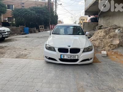 BMW 3-Series 2011