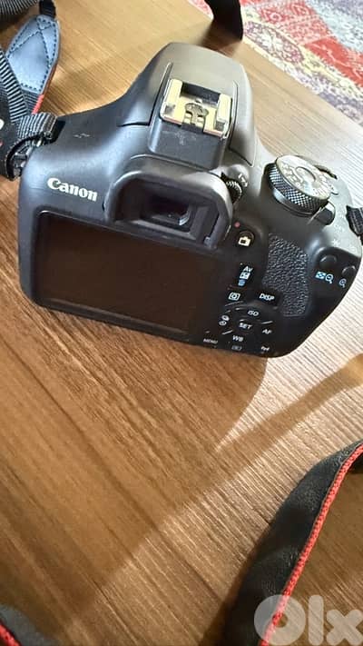 كاميرا Canon EOS 2000D بحالة ممتازة