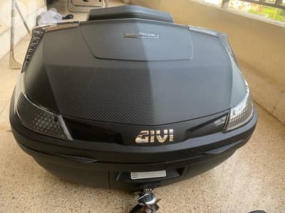 givi top box 47 L sell or trade Vespa Gts box black