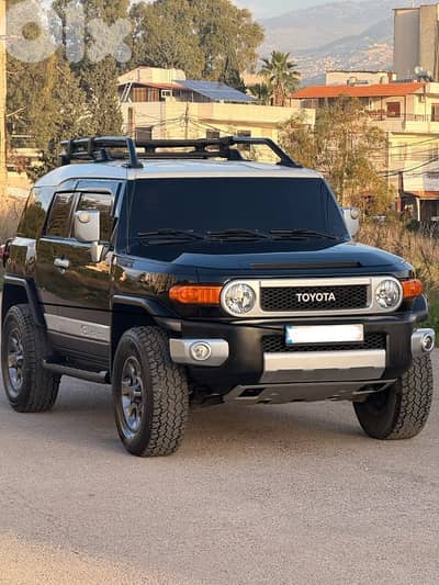 Toyota FJ Cruiser 2011