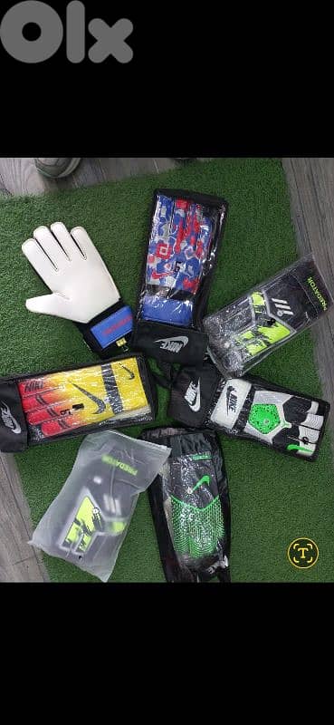 football shoes and gloves original 7