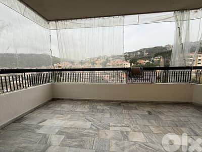 شقة للايجار في برمانا Apartment for rent in Broummana