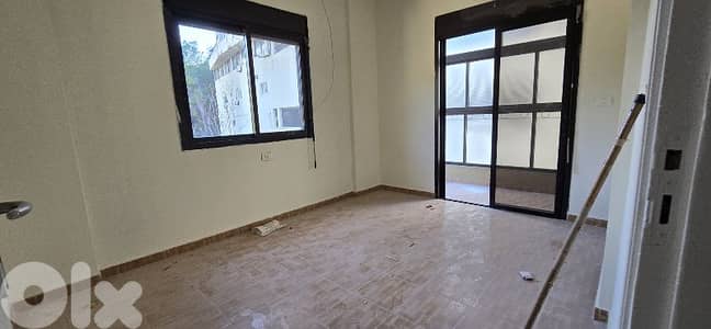 zouk mosbeh 155m 3 bed 3wc open view Floor 3 for 500$