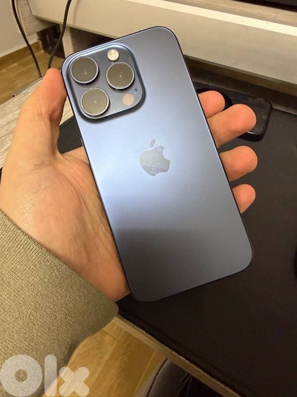 iPhone 15 Pro - Titanium Blue 1
