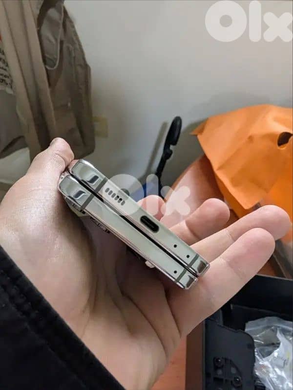 Samsung Z flip 5 256gb Green 1