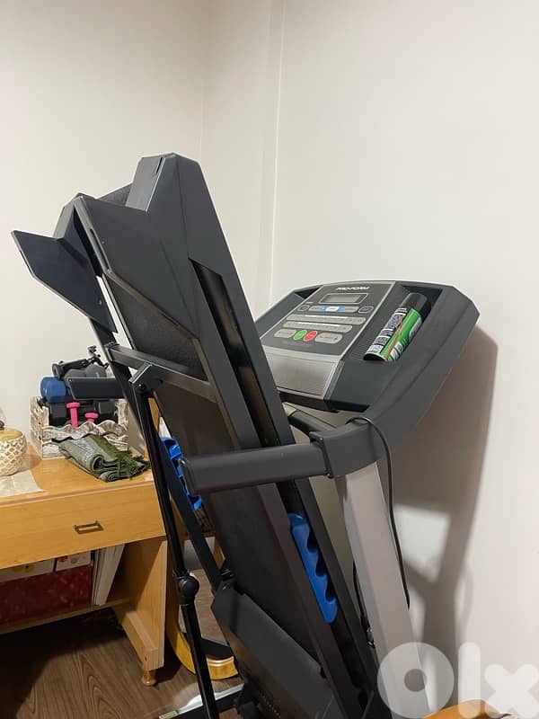 ProForm 520 ZL Treadmill 1