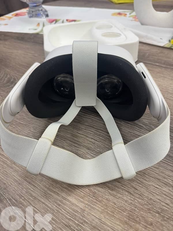 Meta Quest 3S 8