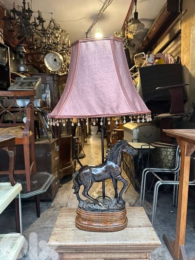 Antique itlay resine Horse table lamp 150$  لمبادير حصان انتيك مميز
