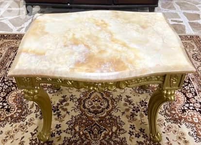 طقم طاولات قهوة رخام أصلي مع ذهب – ٣ قطع فخم – حالة ممتازة