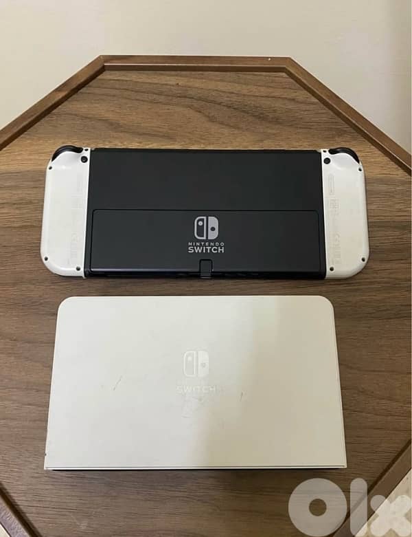 Excellent Condition Nintendo Switch OLED w/ Dock & Accessories 2
