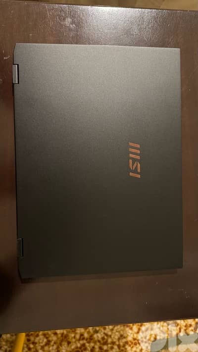 MSI SUMMIT EVO