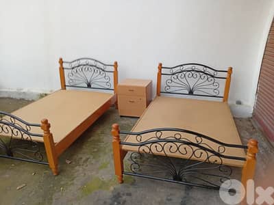 تخوتي اوروبي شبه جديد متنبن مفرد ونصف