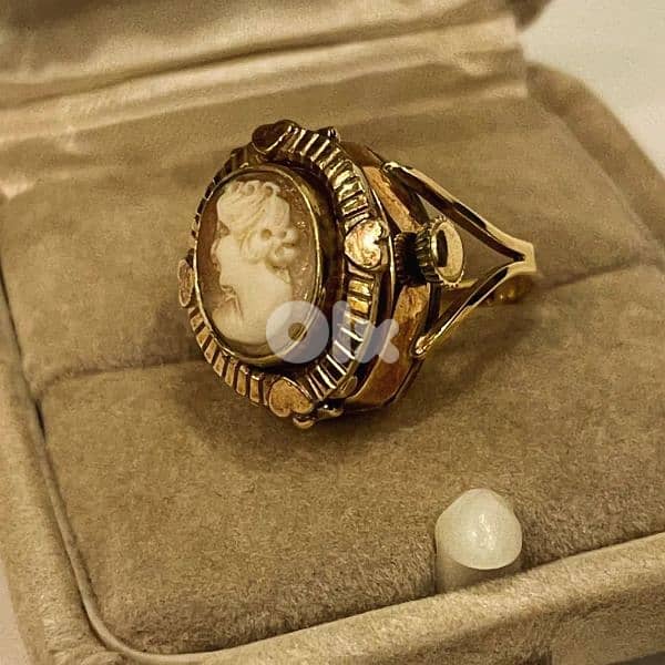 extremely rare gold ring watch from the 1940s 3