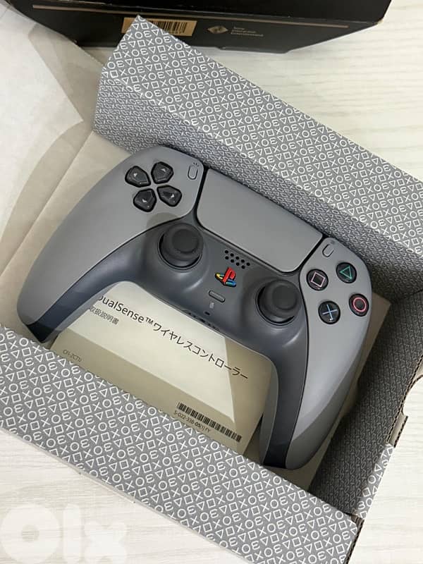 dualsense 30th anniversary limited edition 3