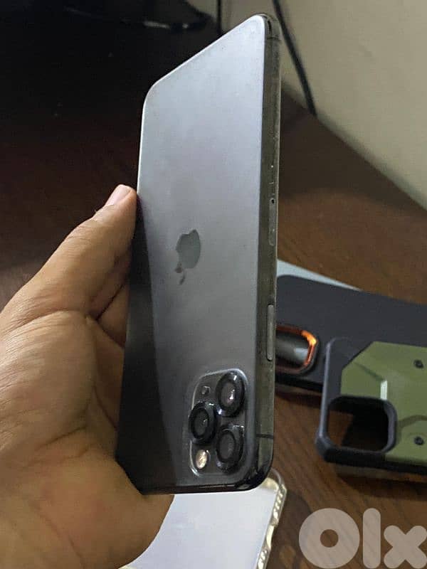 iphone 11 pro max (NOT opened) as new 2